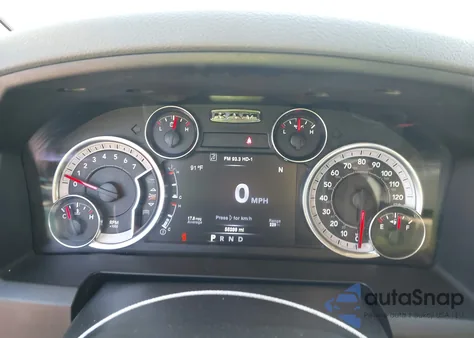 2019 Ram 1500 Classic Big Horn 4X4 5'7 Box из США, поврежденный, VIN 1C6RR7LT1KS689900